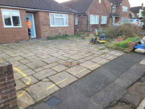 Tegula Paved Driveway with Charcoal Borders in Leighton Buzzard
