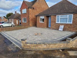 Tegula Paved Driveway with Charcoal Borders in Leighton Buzzard